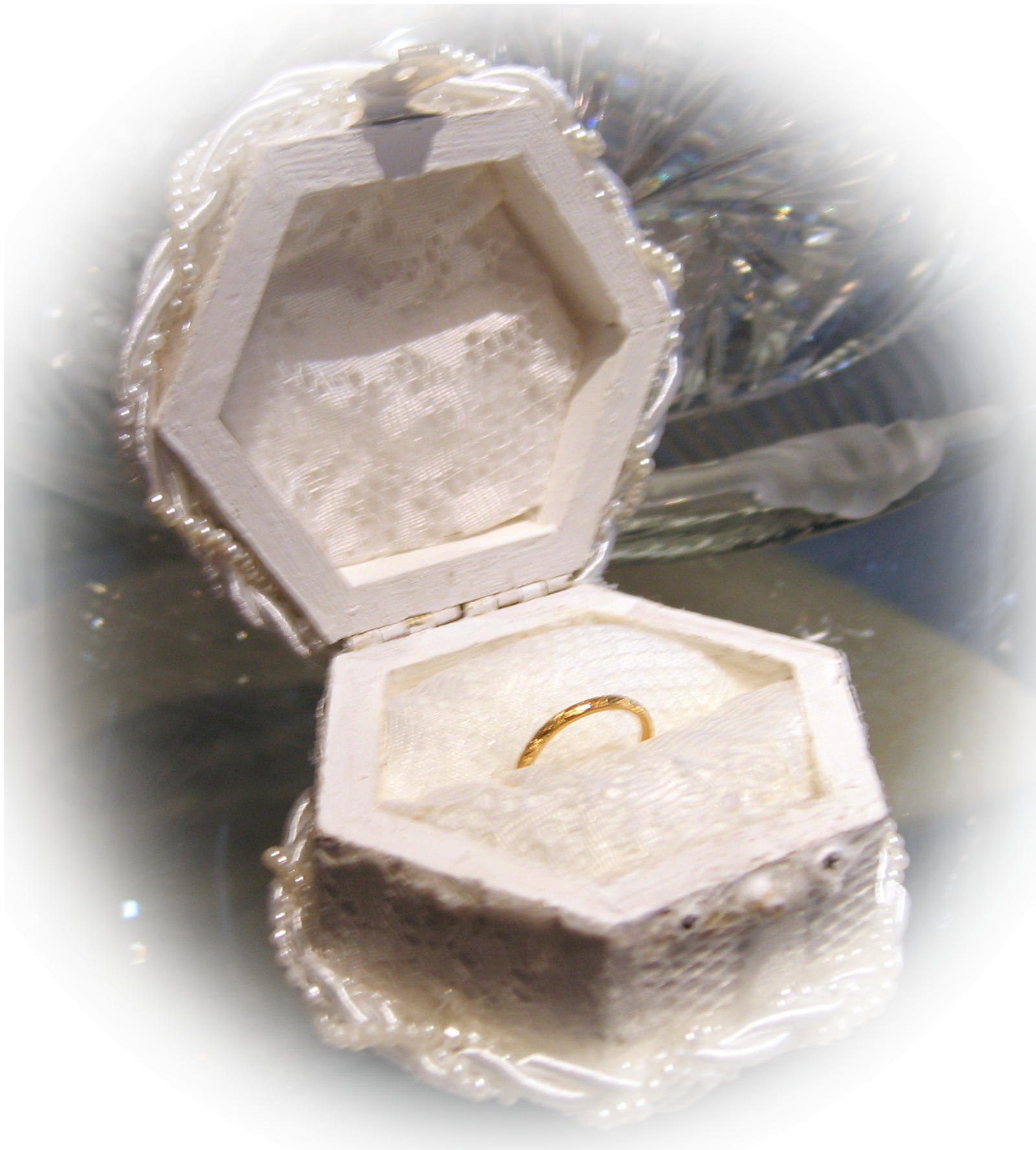 picture showing inside of ring box and the hexagon shape
